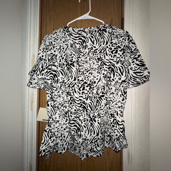 Nwt active usa zebra print top - Picture 7 of 7